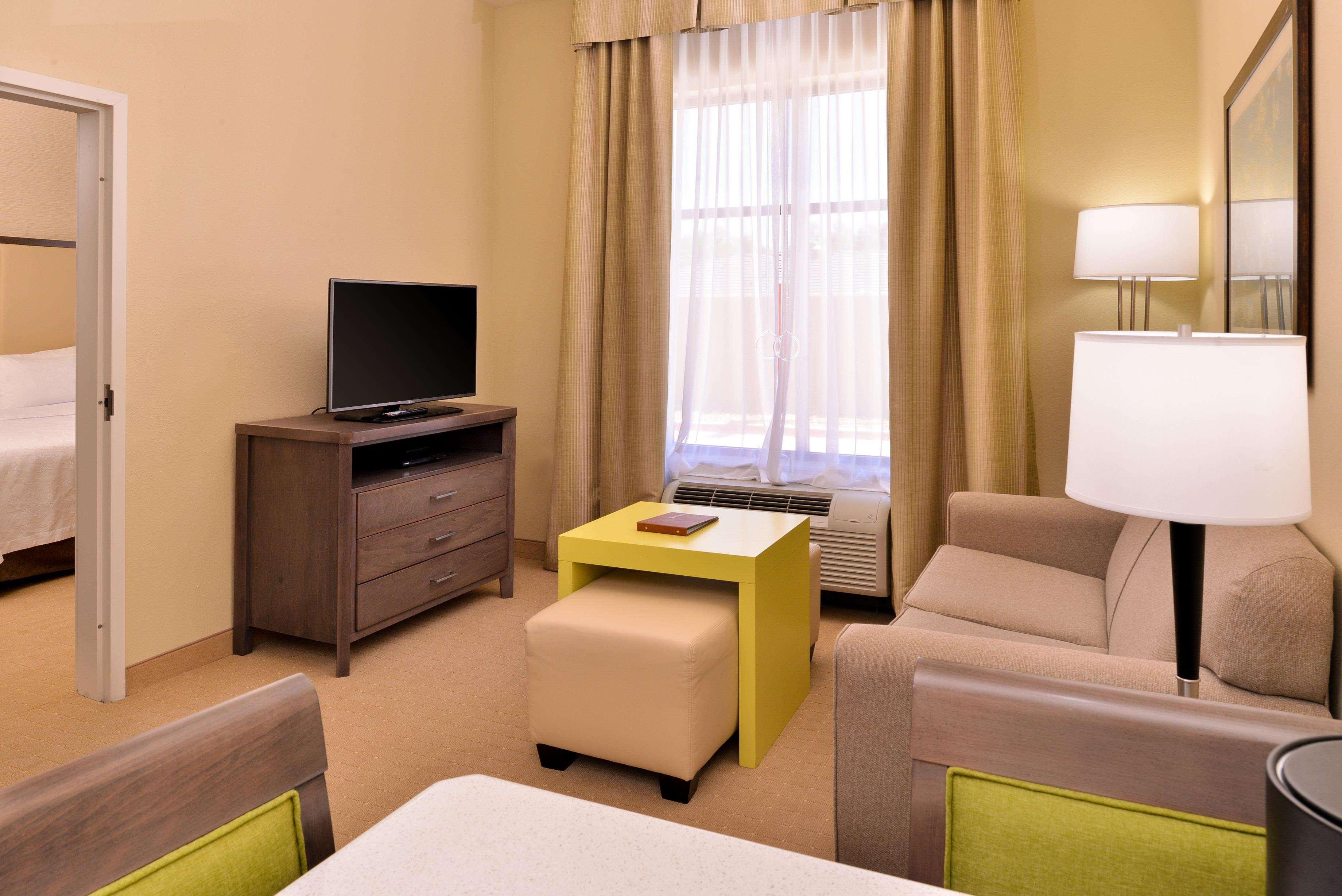โฮมวู้ด สวีท บาย ฮิลตัน ฮูมา Hotel โฮมา ภายนอก รูปภาพ