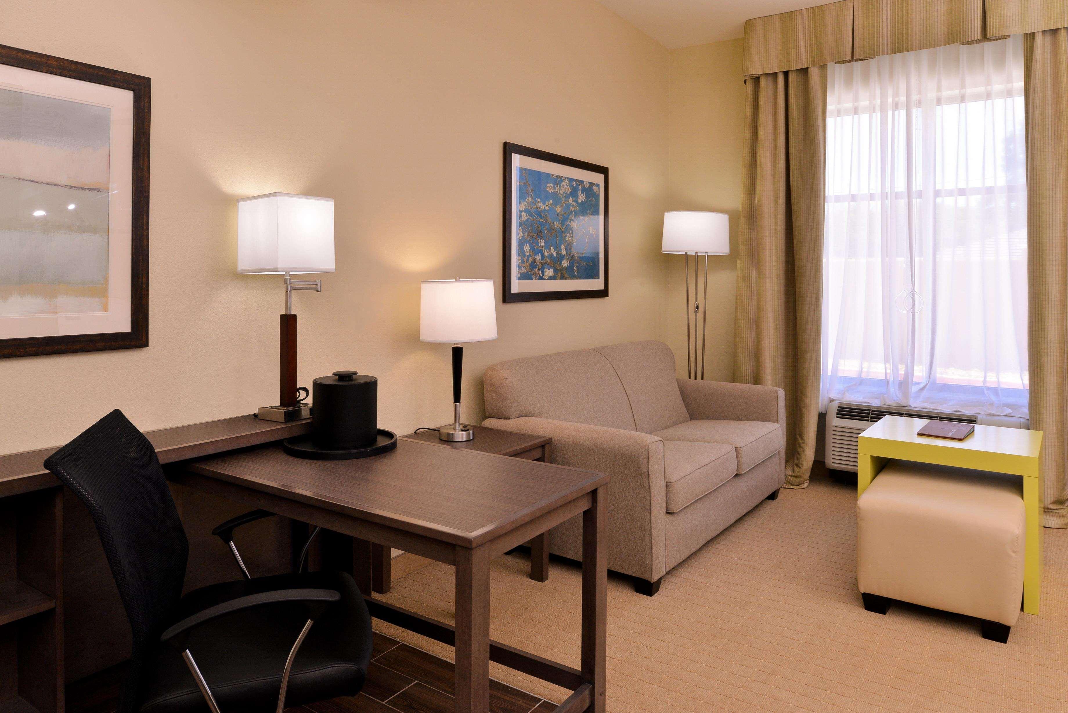 โฮมวู้ด สวีท บาย ฮิลตัน ฮูมา Hotel โฮมา ภายนอก รูปภาพ