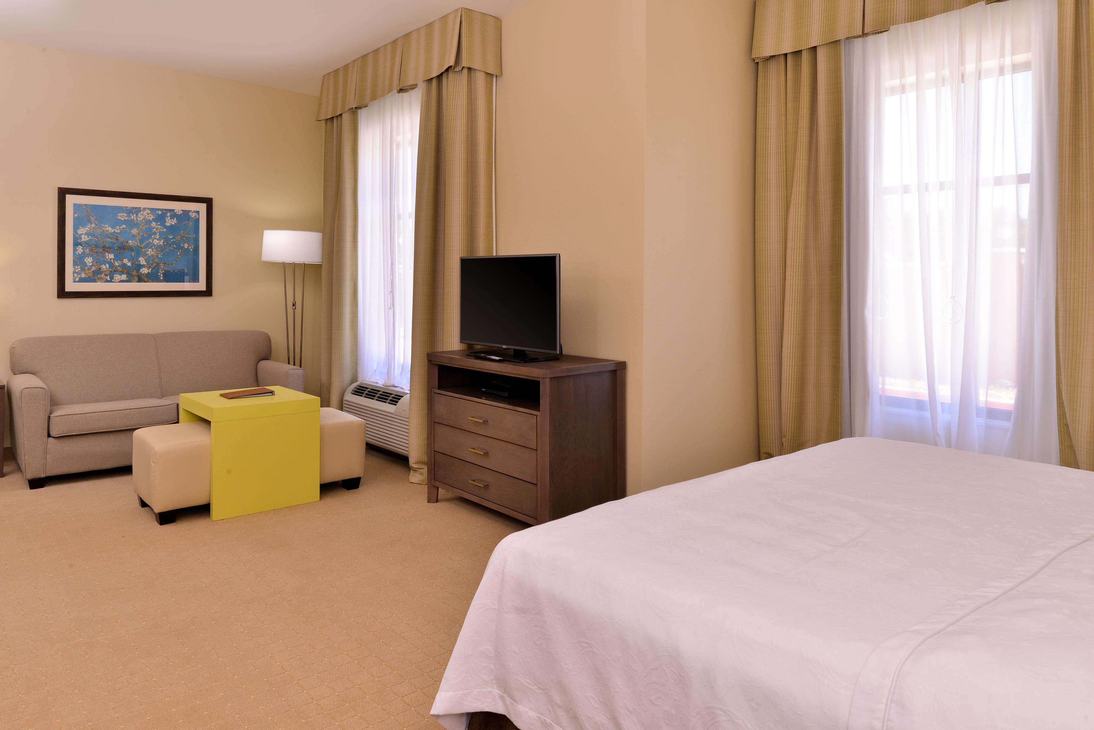 โฮมวู้ด สวีท บาย ฮิลตัน ฮูมา Hotel โฮมา ภายนอก รูปภาพ