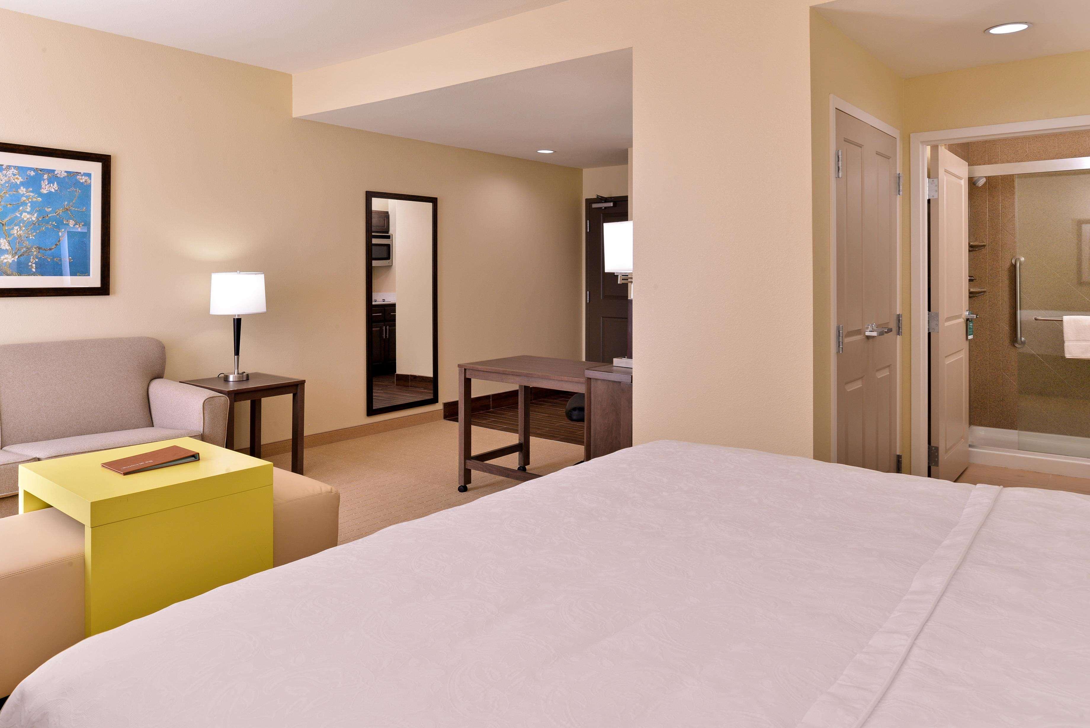 โฮมวู้ด สวีท บาย ฮิลตัน ฮูมา Hotel โฮมา ภายนอก รูปภาพ